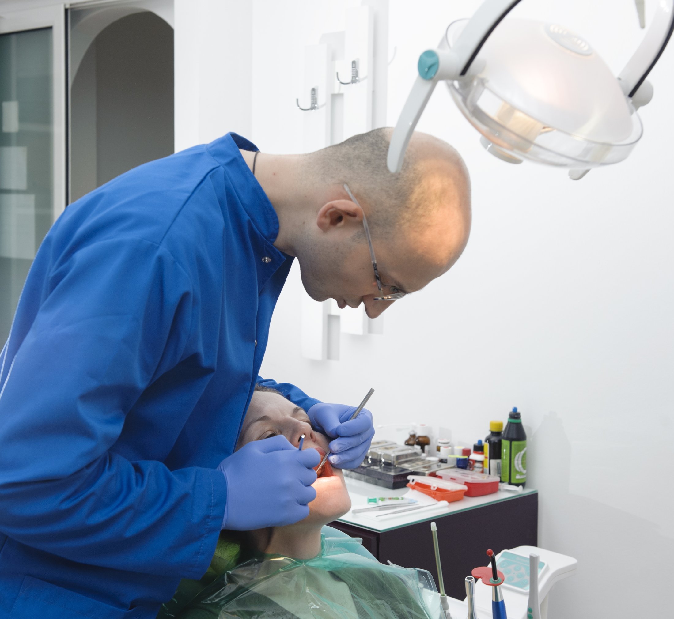Dentist Frunza Mihai, chirurg dentar